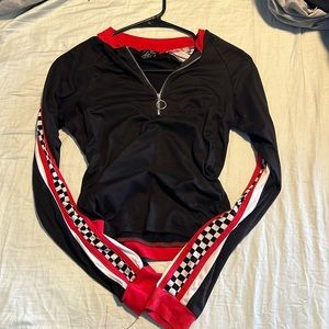 Long sleeve stretch crop top